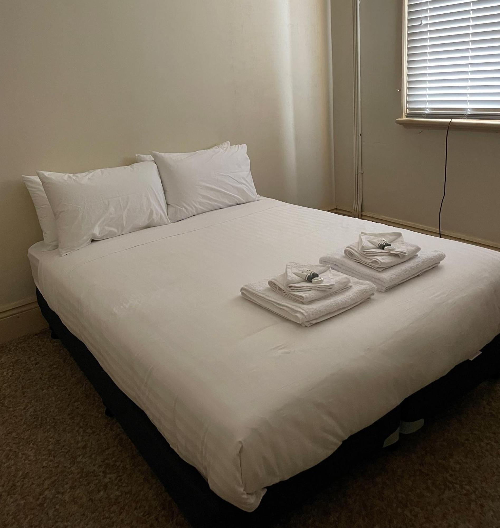 Port Broughton Hotel Екстериор снимка